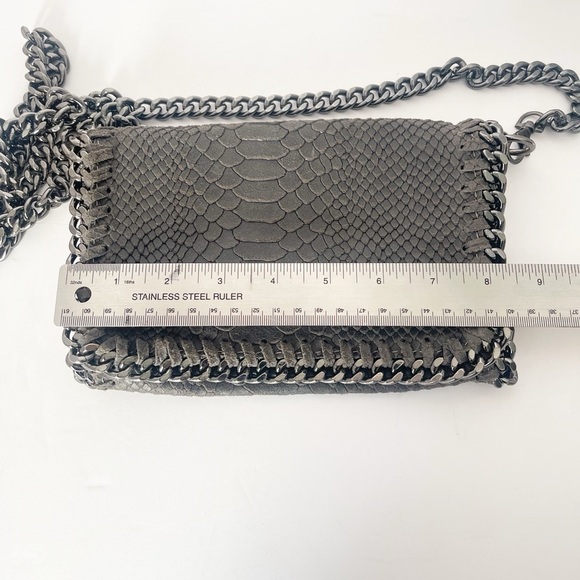 Leather Borse in Pelle snake embossed Chain Wrapped Crossbody bag - Picture 7 of 9